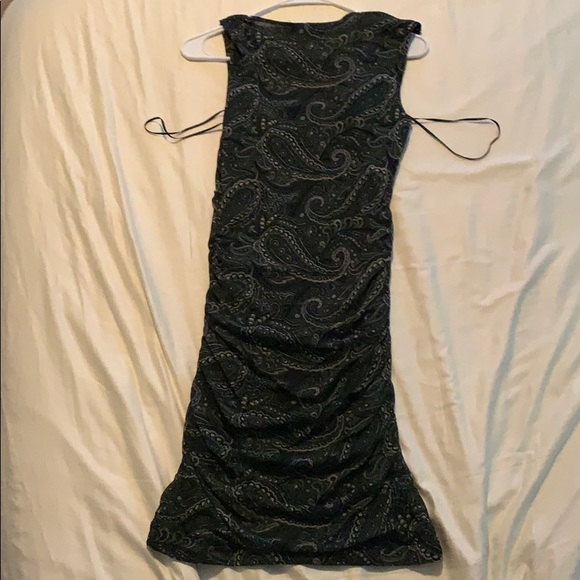 Paisley forest green patterned fitted dress - Picture 2 of 4